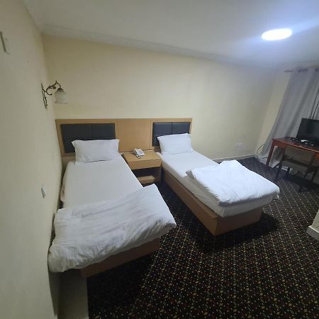 Kings Empire Hotel 프리타운 외부 사진